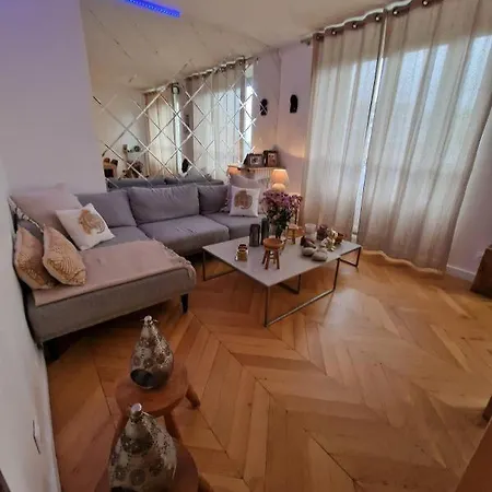 Magnifique 12 Апартаменты Париж